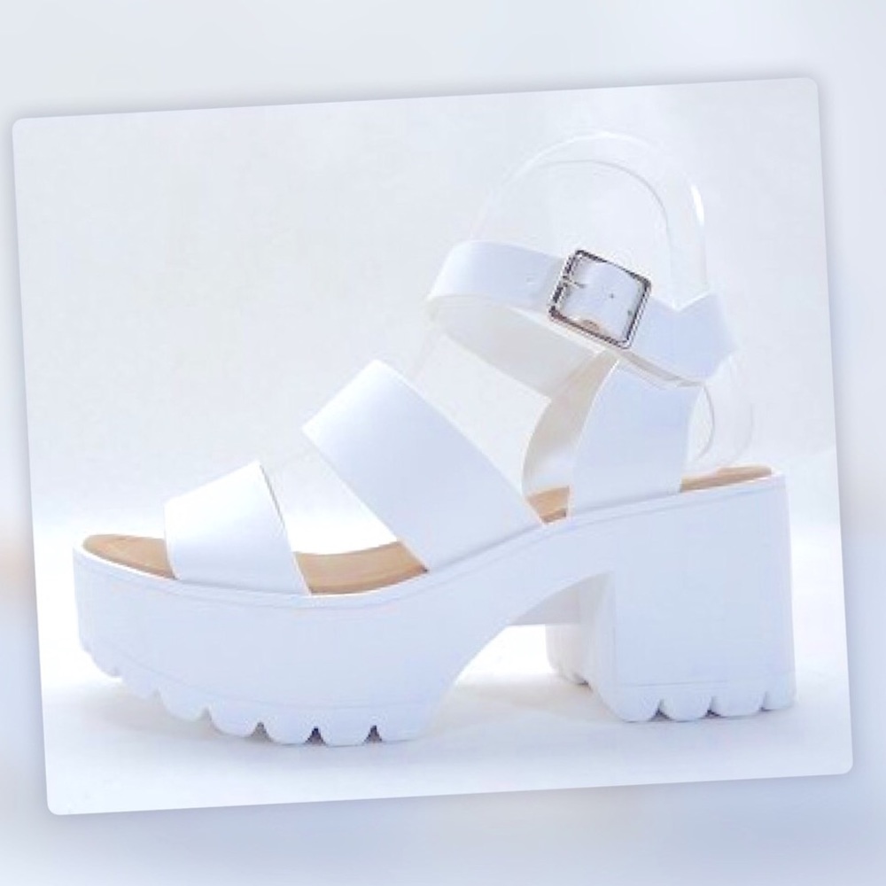 Size 7 Soda Account Black Lug Sole Flip Flop Chunky Platform Heeled Sandal - Picture 6 of 6